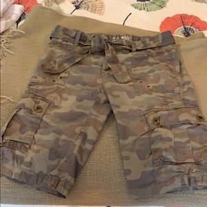 Old Navy camo cargo shorts size 6